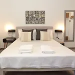 Al Duomo & Flats בית הארחה