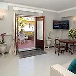 Al Duomo & Flats טאורמינה