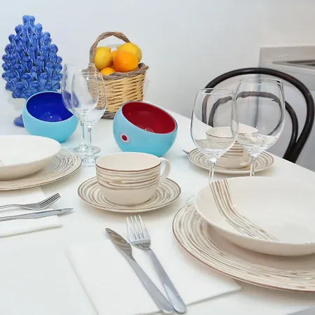 Al Duomo & Flats 招待所