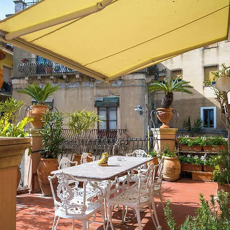 Al Duomo & Flats 陶尔米纳