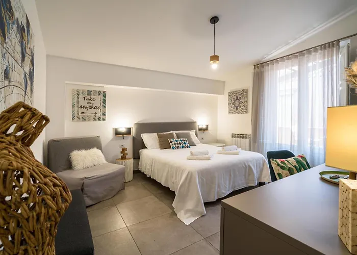 Al Duomo & Flats 招待所 陶尔米纳