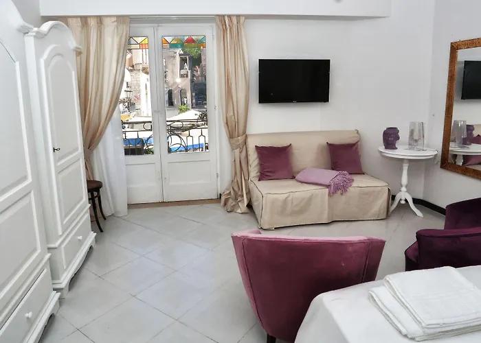 Al Duomo & Flats 招待所 4*