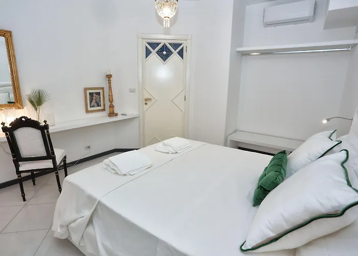 Al Duomo & Flats 招待所