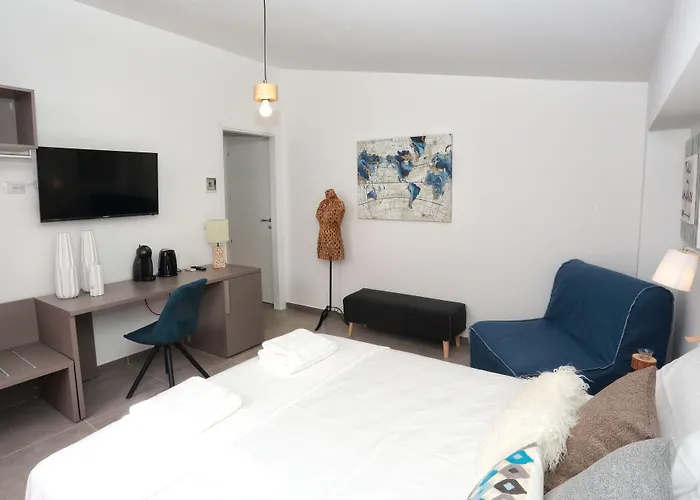 Al Duomo & Flats 招待所