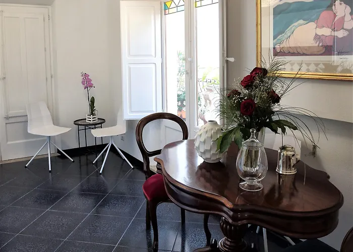 Al Duomo & Flats 招待所