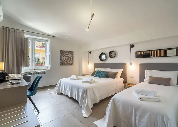 Al Duomo & Flats 招待所 4*