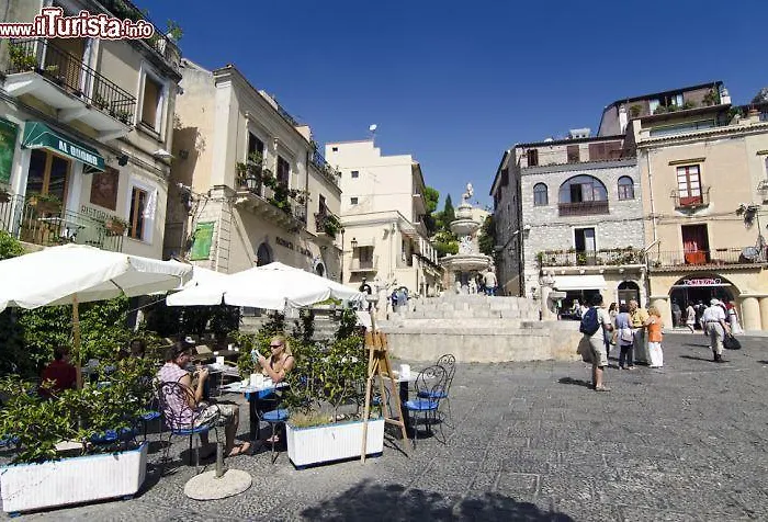 Al Duomo & Flats 招待所 4*